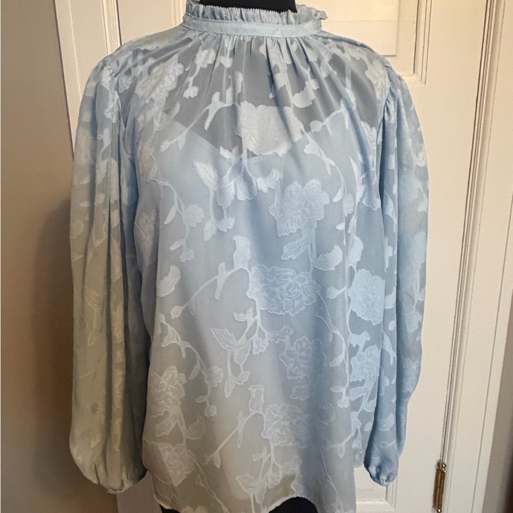 White House Black Market Light Blue Floral Blouse w/camisole NWT Sz XS
